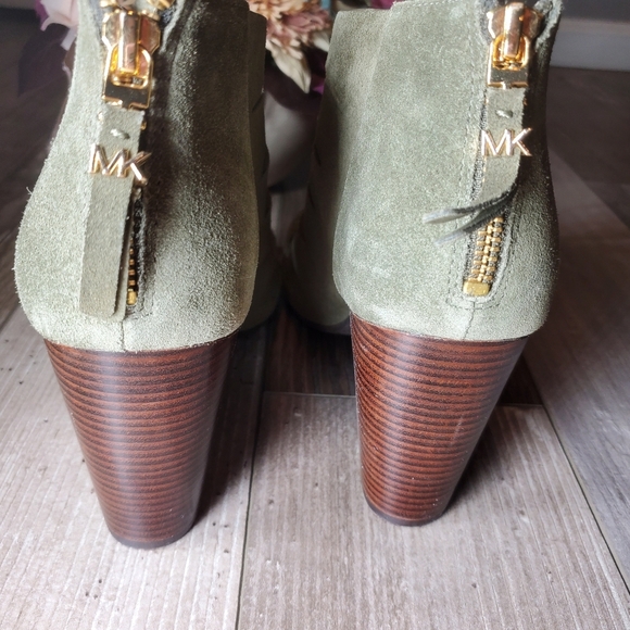 Michael Kors Elsie Cutout Suede Open Toe Booties Olive Green Women's Size 9M NEW - Picture 8 of 16